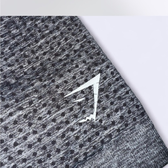 Gymshark Gray Leggings Women’s Size Small - Picture 3 of 6